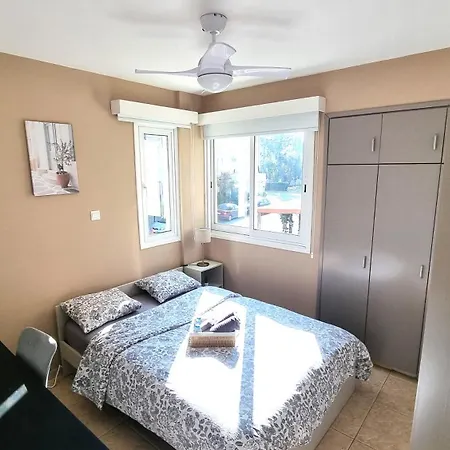 5 Min Walk To Beach, Perfect Seaside Escape 3br Shared Larnaca