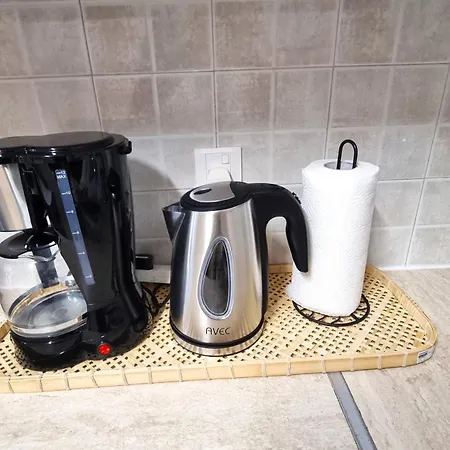 5 Min Walk To Beach, Perfect Seaside Escape 3br Shared Проживання в сім'ї *