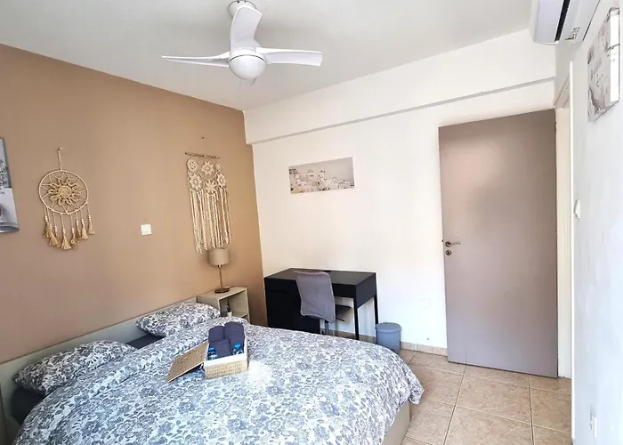 Homestay 5 Min Walk To Beach, Perfect Seaside Escape 3br Shared *