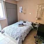 5 Min Walk To Beach, Perfect Seaside Escape 3br Shared Larnaca